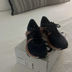 Lululemon Women’s Chargefeel Workout Low Sneakers size 8.5